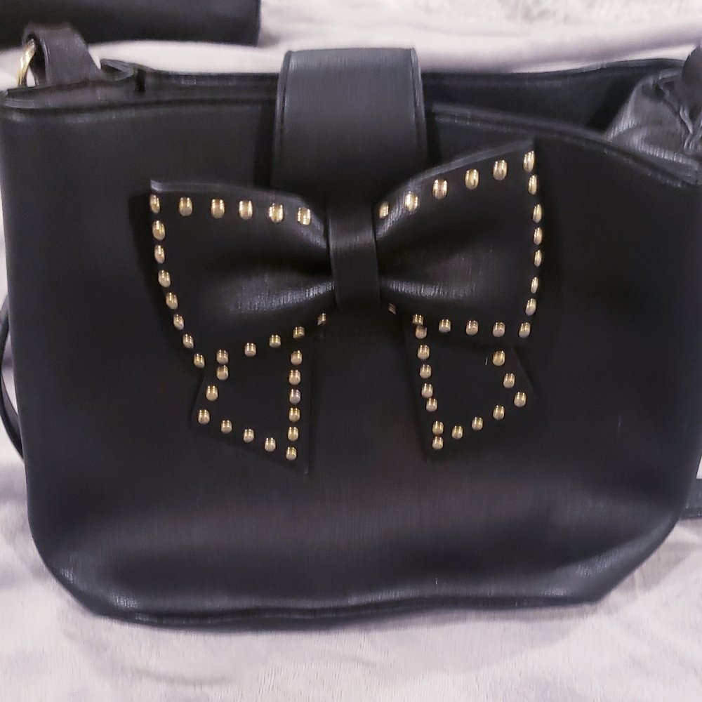 Black purse